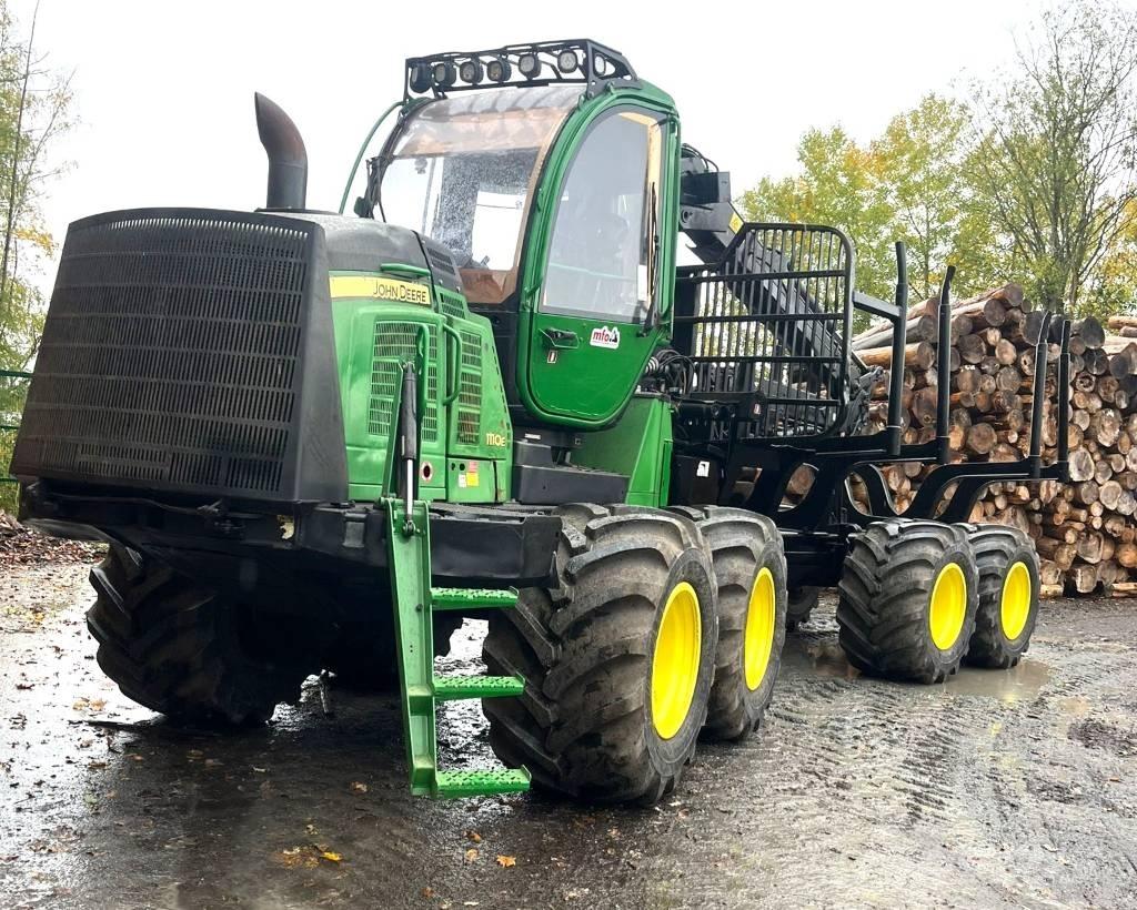 John Deere 1110 E Forwarders