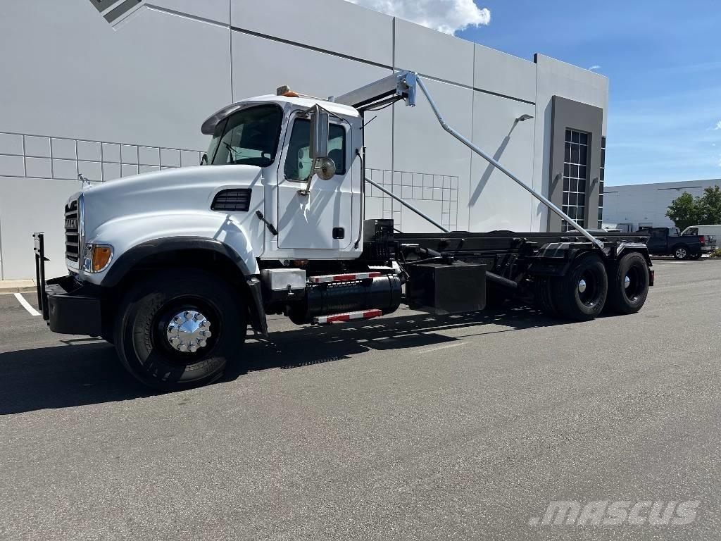 Mack CV 713 Demountable trucks