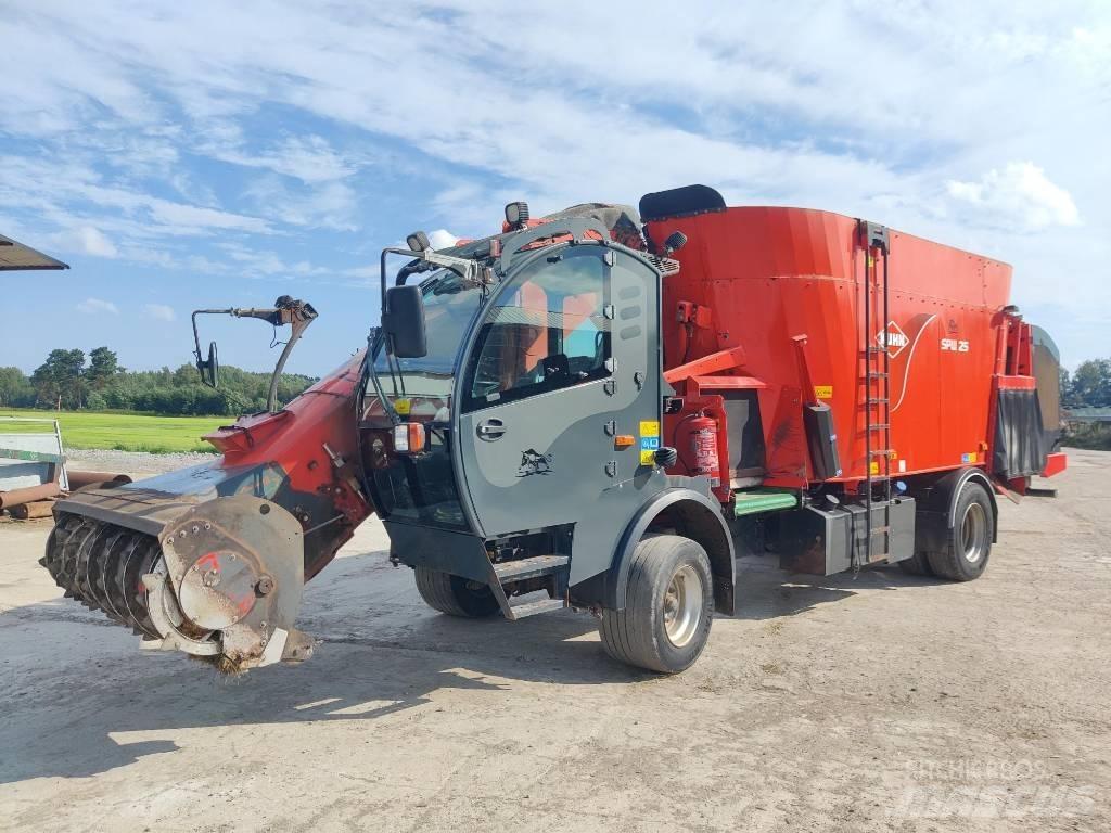 Kuhn SPW 25 Feed mixer