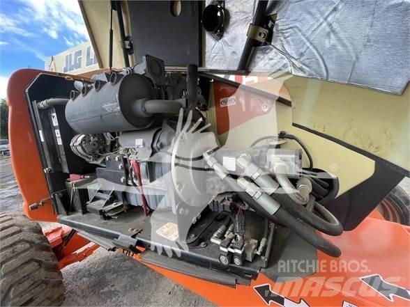 JLG 600AJ Articulated boom lifts