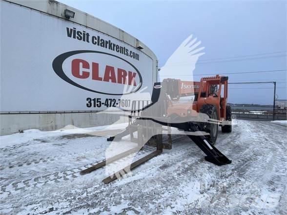 SkyTrak 10054 Telescopic handlers