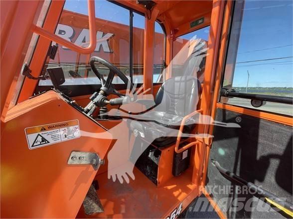 SkyTrak 10054 Telescopic handlers