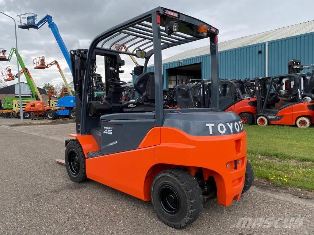 Toyota 8FBMT45 Electric forklift trucks