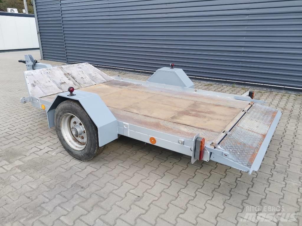  MOSS NUNE 38 Skeletal trailers