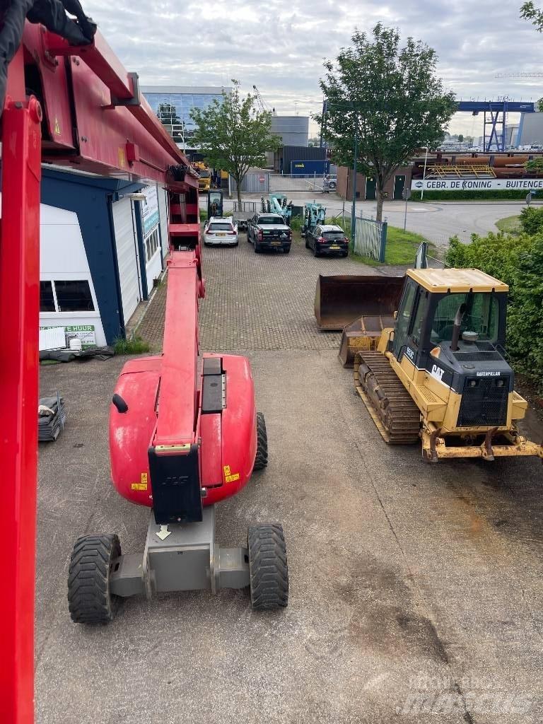 JLG 800 AJ Articulated boom lifts