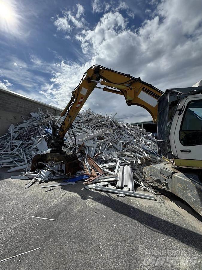 Liebherr A316 Li Special excavators