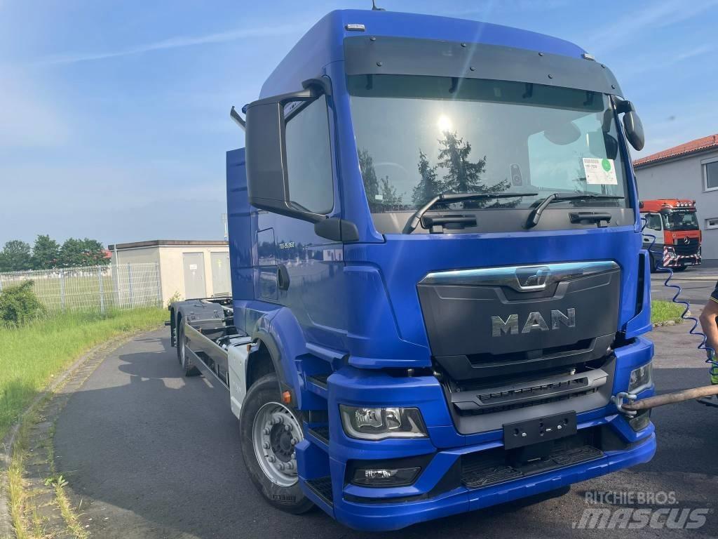 MAN TGS 26.360 Chassis Cab trucks