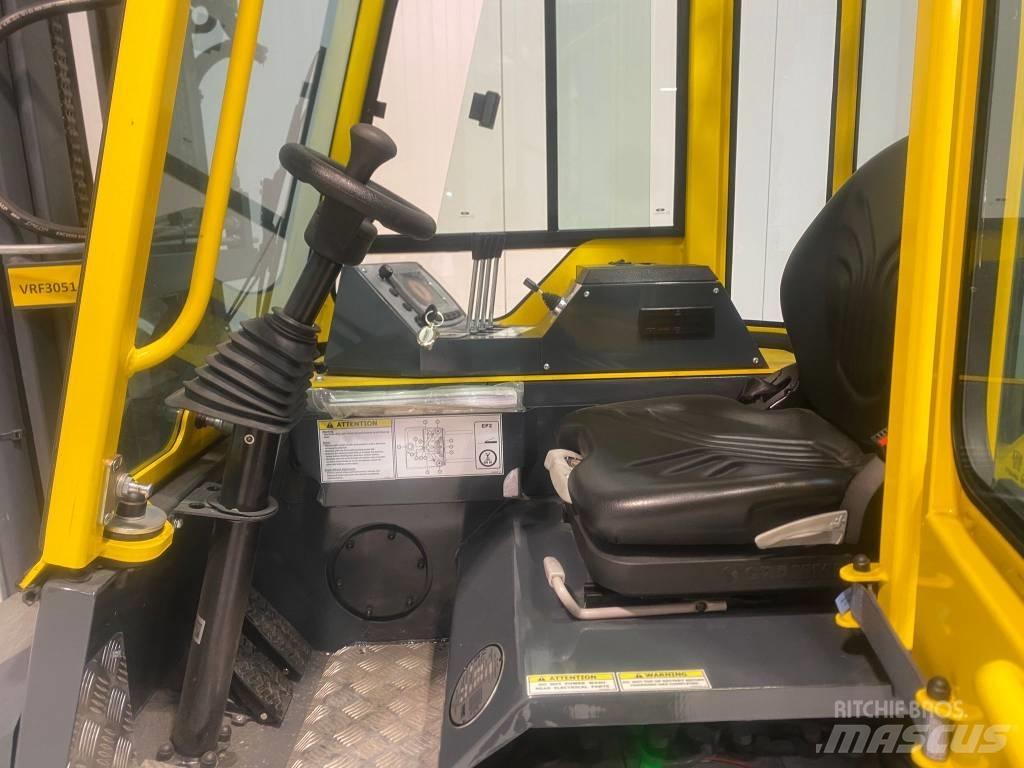 Combilift CBE2500 4-way reach truck