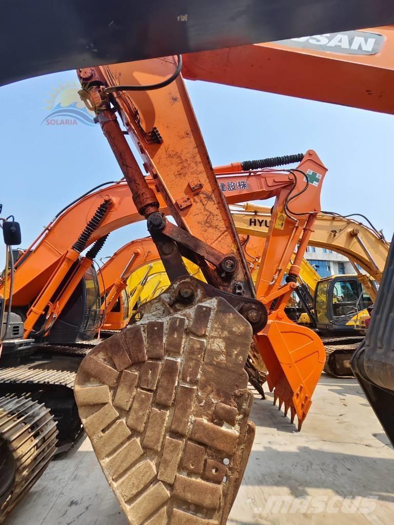 Doosan DX300LC Crawler excavators