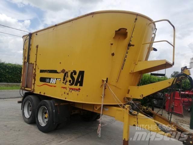  USA 850CF Feed mixer