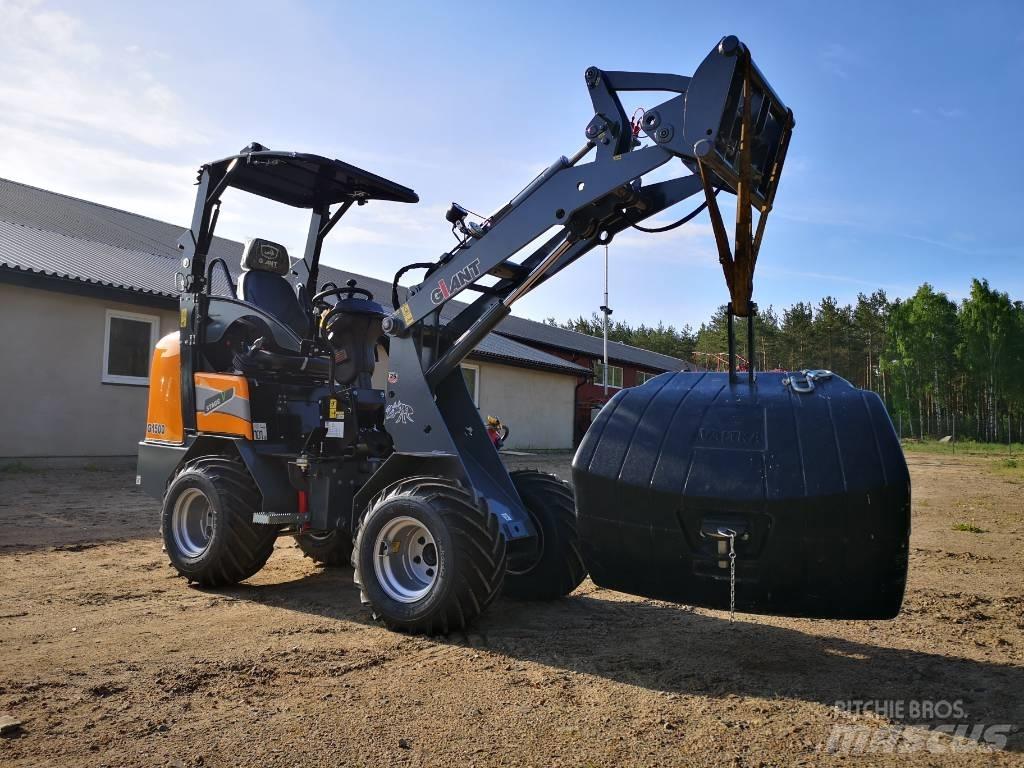 GiANT 1500 Multi-purpose loaders