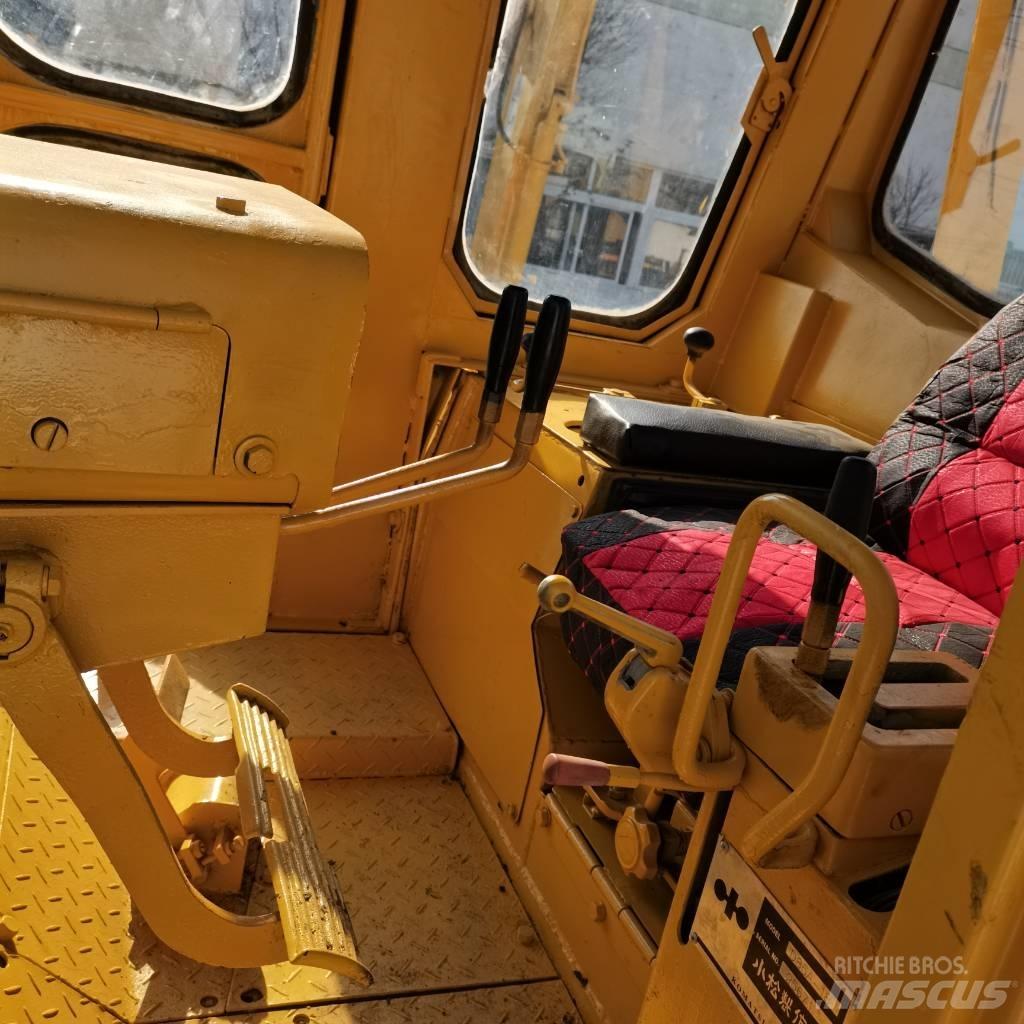 Komatsu D 85 Crawler dozers