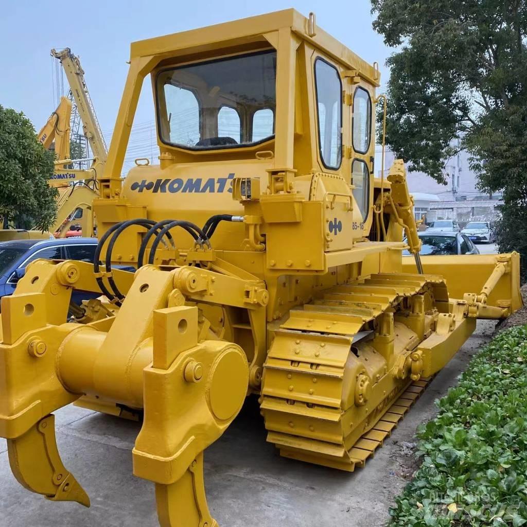 Komatsu D 85 Crawler dozers
