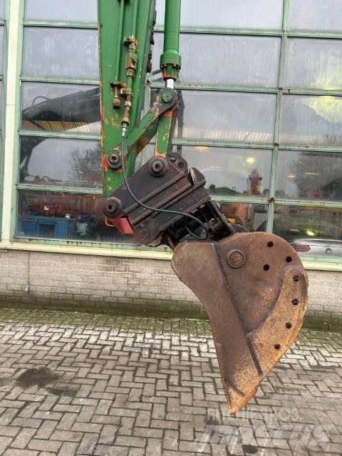 Hitachi EX120 Crawler excavators