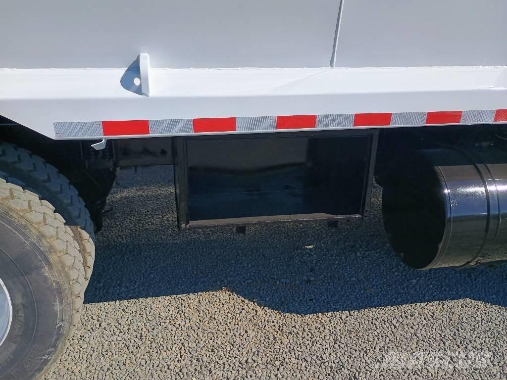 Mack MRU Waste trucks