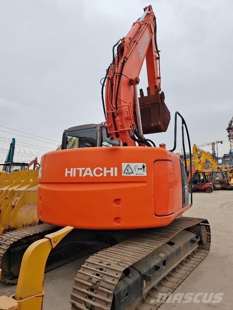 Hitachi ZX 135 US Crawler excavators