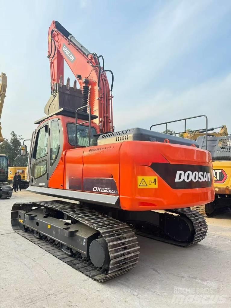 Doosan DX 225 LCA Mini excavators  7t - 12t