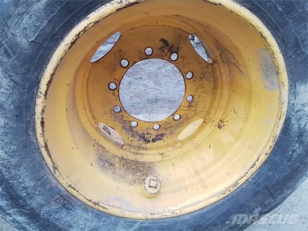 Ösa 250 20x26,5 Tyres, wheels and rims