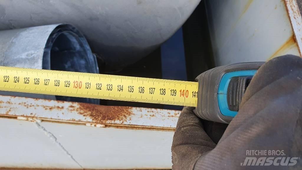  FUEL TANK Tanks