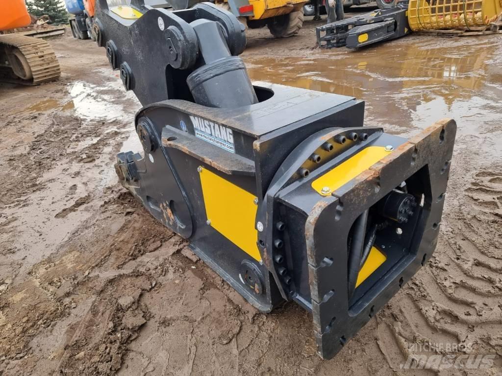 Mustang RH 16 Crushers