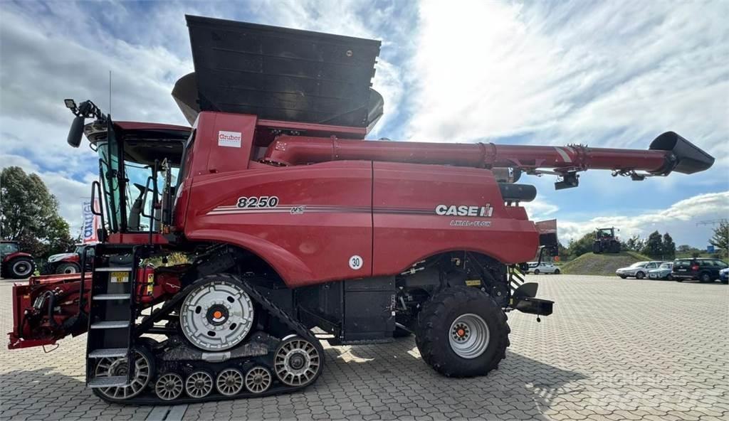 Case IH AF 8250 Combine harvesters