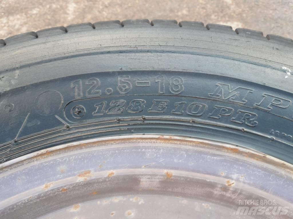 Dunlop 12,5-18 Hjul Tyres, wheels and rims
