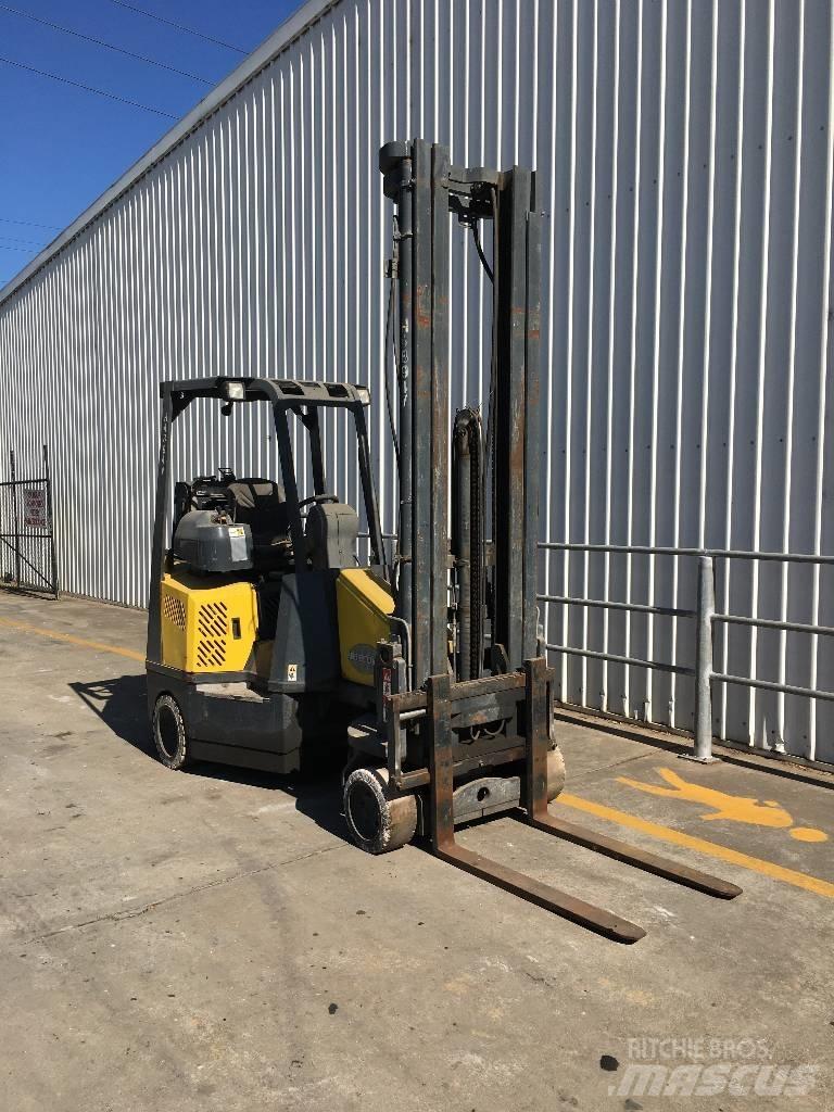 Aisle-Master 20S Narrow aisle truck