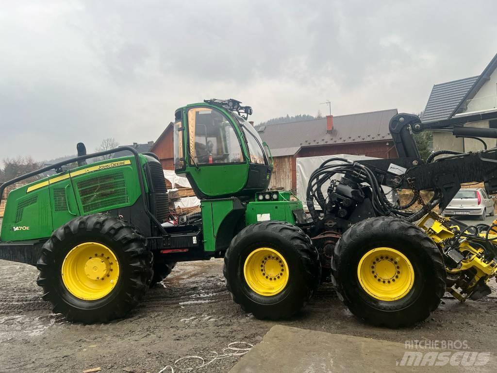 John Deere 1470 E Harvesters