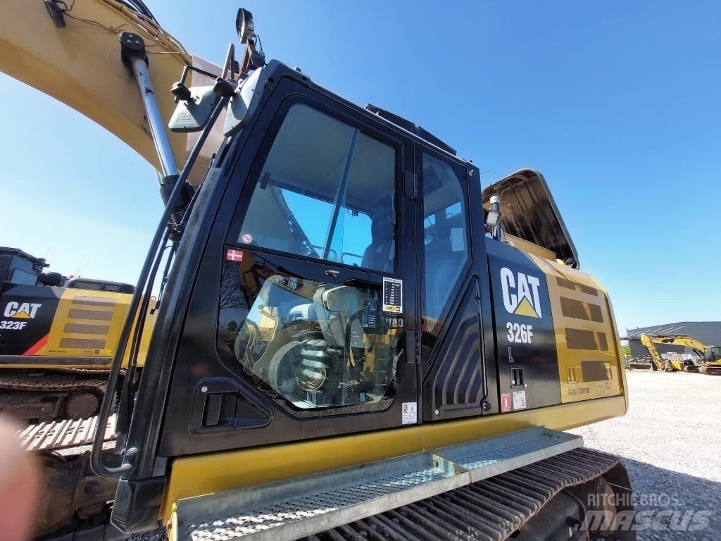 CAT 326 F L Crawler excavators