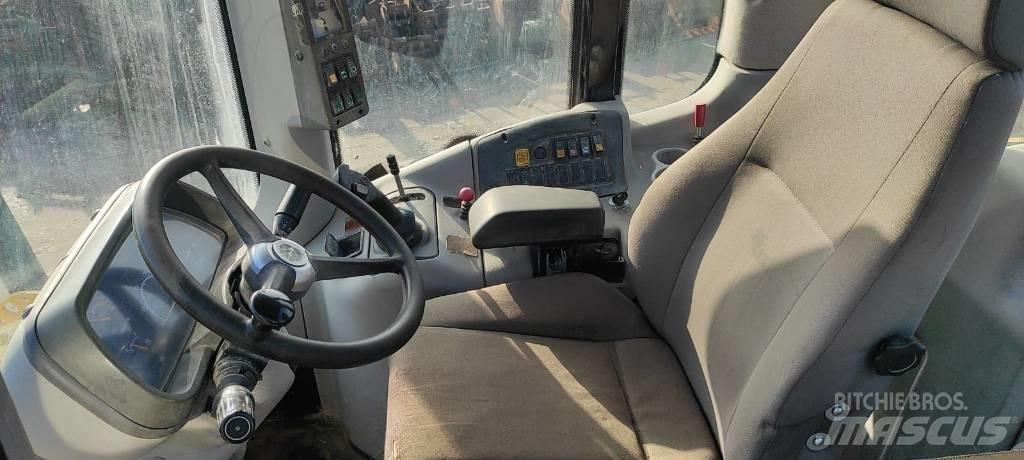 New Holland W 130 Wheel loaders