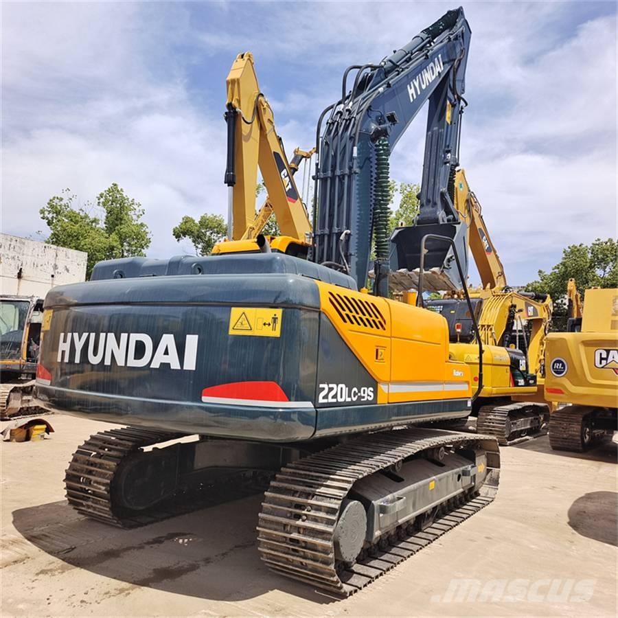 Hyundai 220LC-9T Crawler excavators