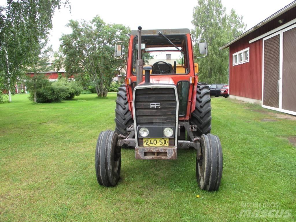 Massey Ferguson 590 Tractors