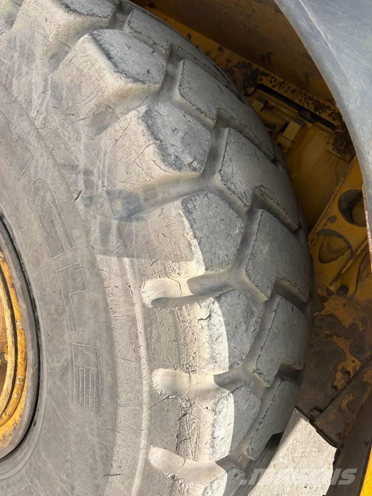 Bell B 30 E Articulated Haulers