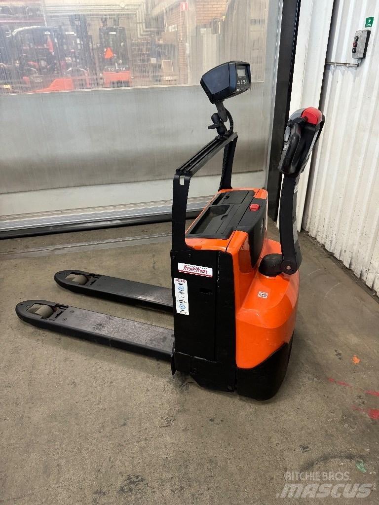 Toyota LWE180 Low lifter