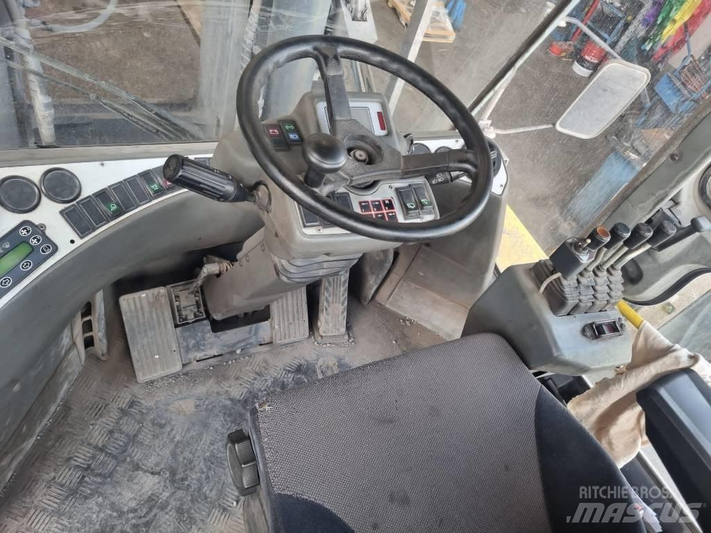 Kalmar DCF 250-12LB Diesel trucks