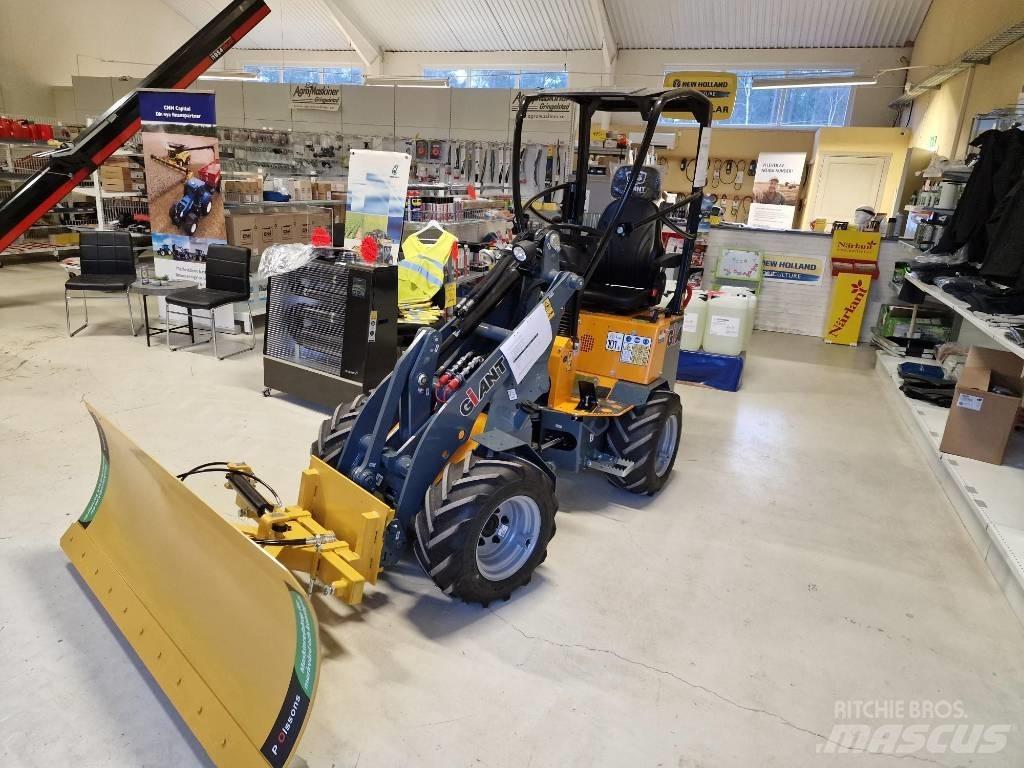 GiANT G1100 Multi-purpose loaders