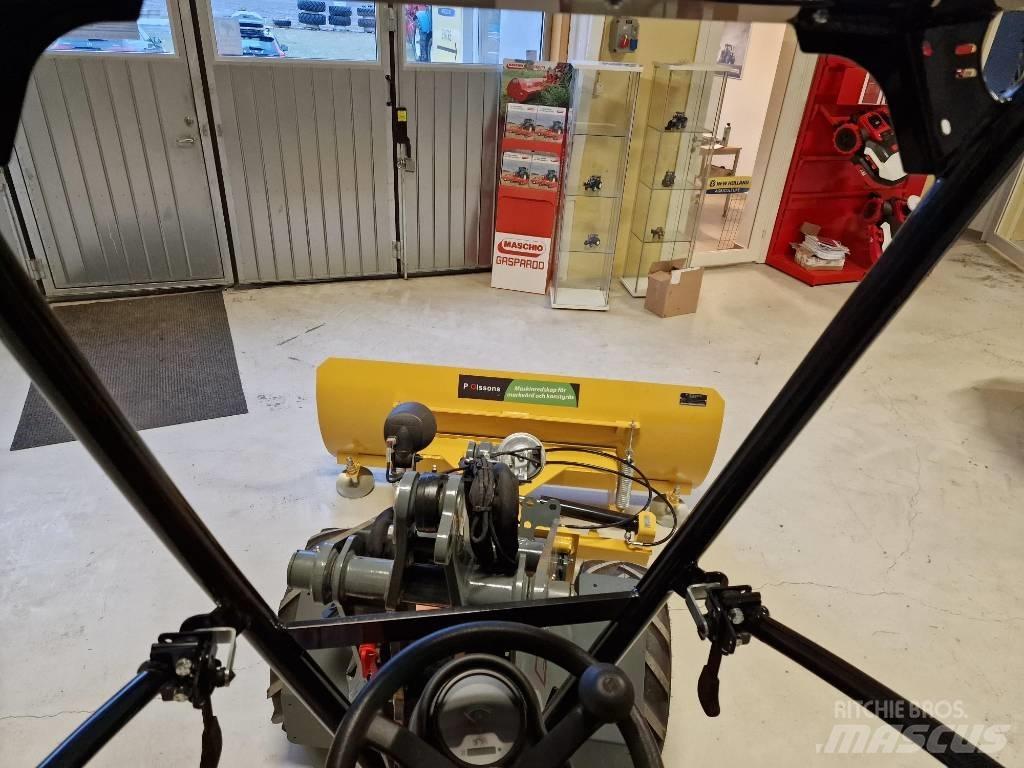 GiANT G1100 Multi-purpose loaders