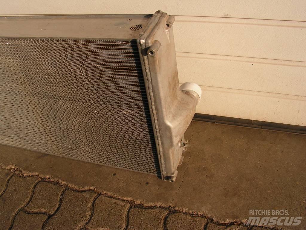 John Deere 8400R Radiators