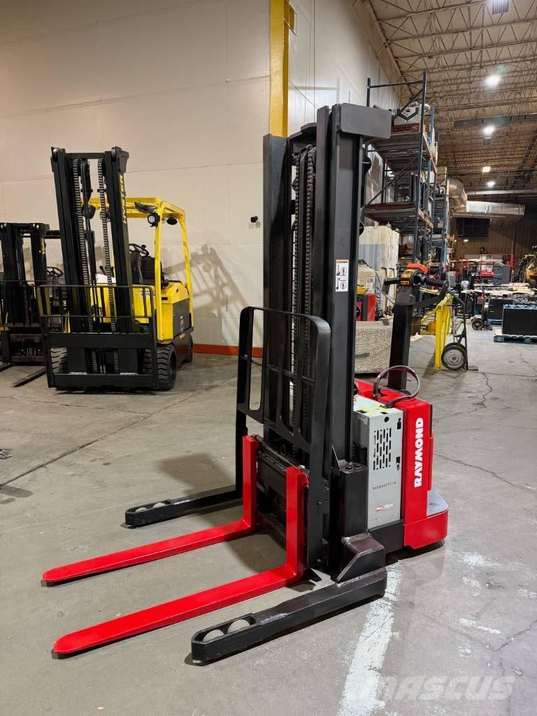 Raymond RSS40 Self propelled stackers