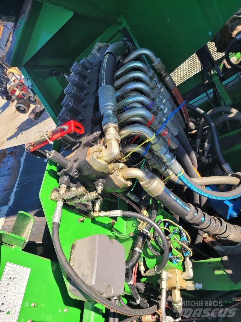 John Deere 853 Feller bunchers