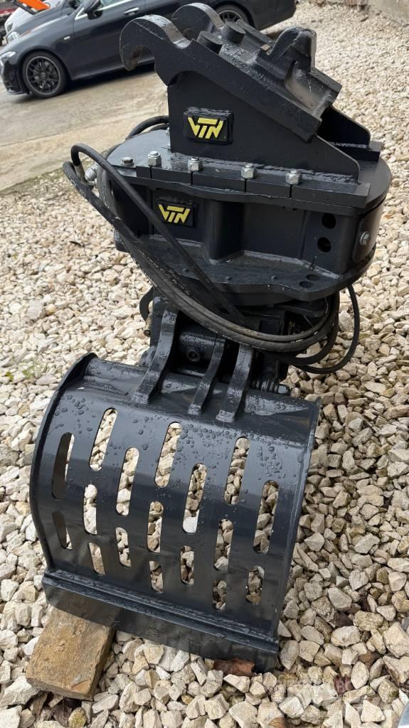 Develon DX 57 W-7 Wheeled excavators