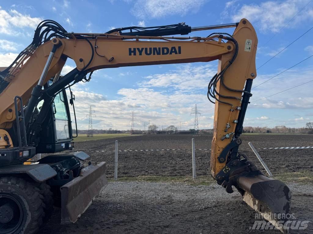 Hyundai HW140 Wheeled excavators