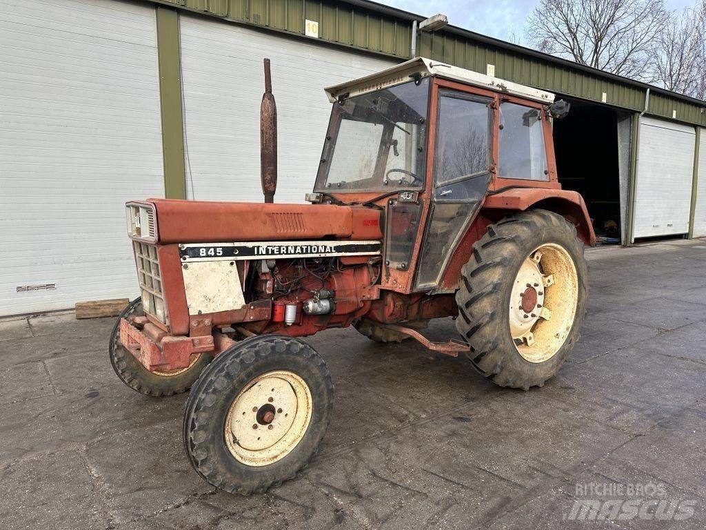 International 845 Tractors