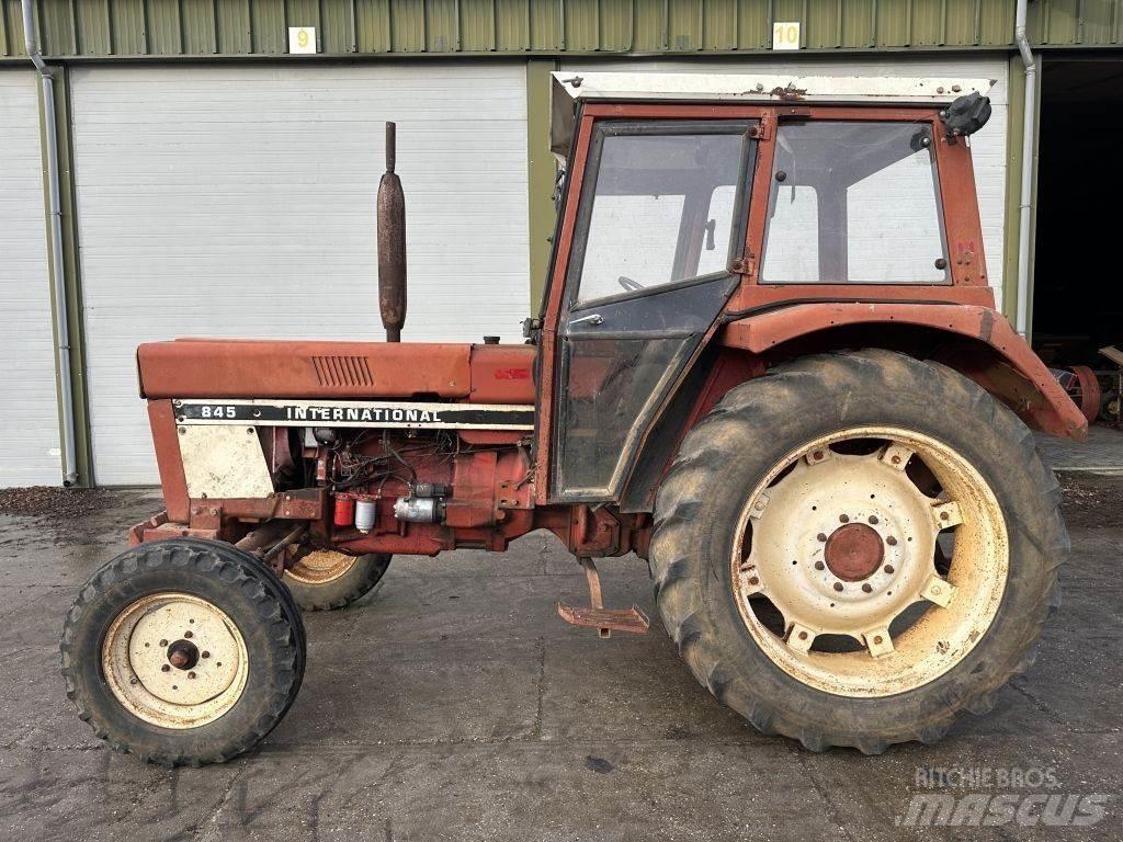 International 845 Tractors