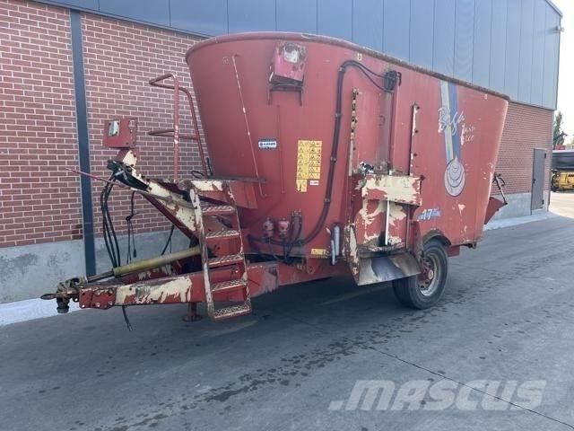 Peecon 17M³ Feed mixer