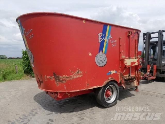 Peecon 17M³ Feed mixer