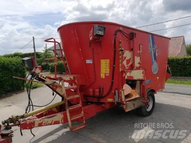 Peecon 17M³ Feed mixer