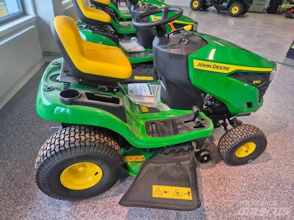 John Deere X 107 Riding mowers