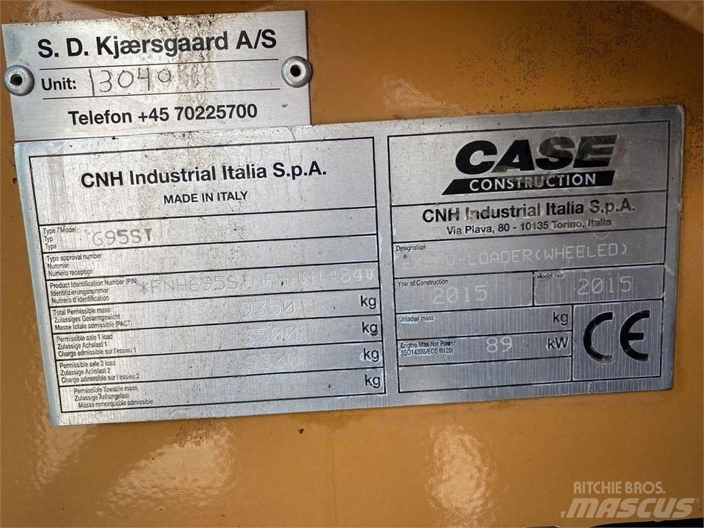 CASE 695 ST Backhoe