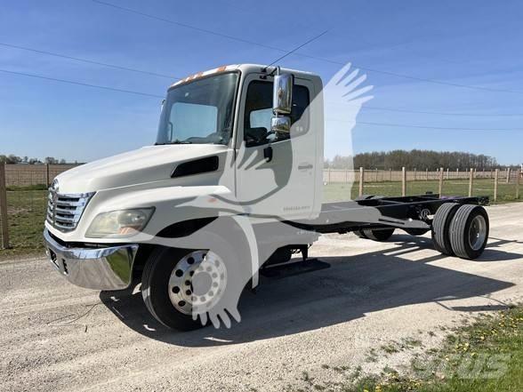 Hino 238 Chassis Cab trucks